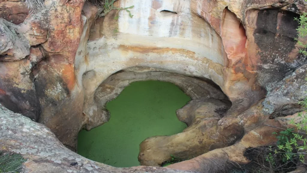 Um Paraíso Natural Escondido no Brasil: Conheça o Segredo Turístico que Está Encantando Viajantes 3 Trilhas Imperdíveis no Vale do Catimbau