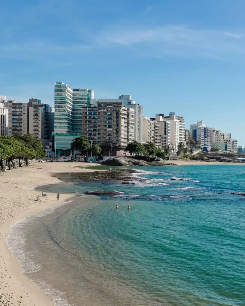 Vix Viagens: O Guia Completo para Descobrir os Destinos Mais Incríveis do Espírito Santo 3 Vix Viagens, turismo Espírito Santo, roteiros incríveis ES, Pedra Azul, Guarapari, Vitória ES, Vila Velha, praias secretas ES, viagem inesquecível, destinos imperdíveis, dicas Vix Viagens, roteiro Espírito Santo, viagem capixaba
