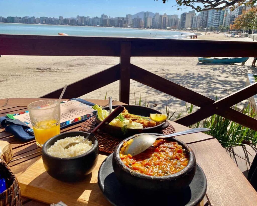 Meaípe: O Guia Completo: Restaurantes, praias e a tradição pesqueira 3 A Gastronomia: Os melhores Restaurantes de Meaípe