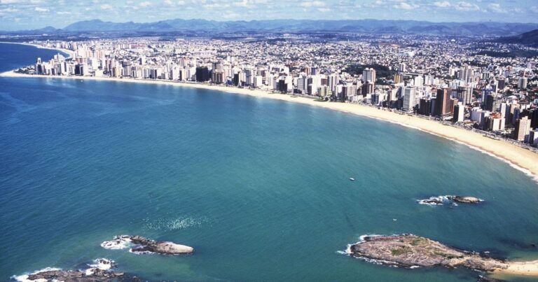 Praia da Costa em Vila Velha: Lazer e Esportes