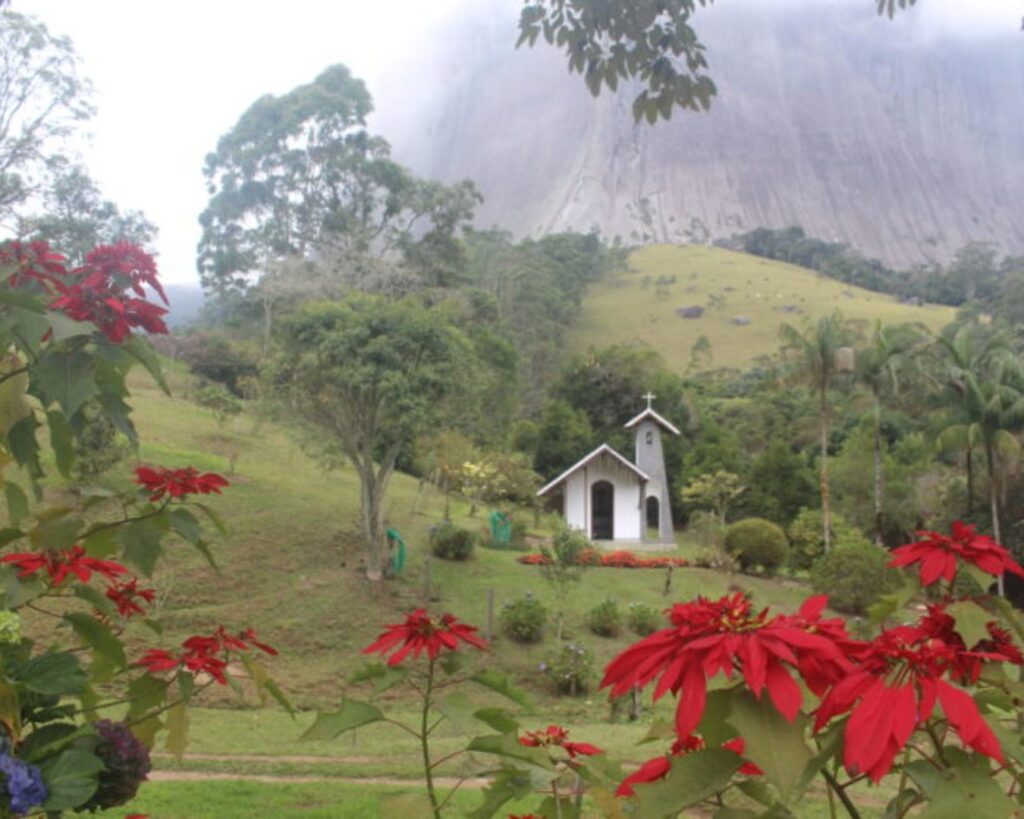 Rota do Lagarto: Um roteiro cênico de charme, gastronomia e paisagens 2 Rota do Lagarto: explore as paisagens da Pedra Azul, gastronomia de montanha e o charme das vilas. O roteiro perfeito para fugir da praia! Planeje sua viagem agora!
