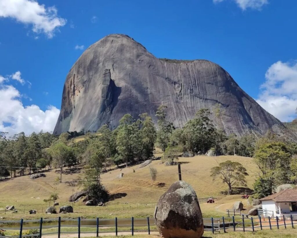 Rota do Lagarto: Um roteiro cênico de charme, gastronomia e paisagens 3 Rota do Lagarto: explore as paisagens da Pedra Azul, gastronomia de montanha e o charme das vilas. O roteiro perfeito para fugir da praia! Planeje sua viagem agora!