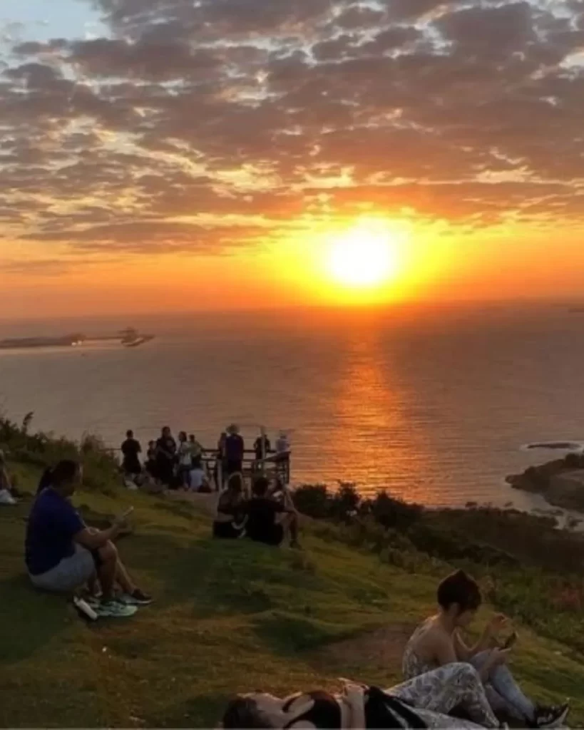10 coisas para fazer no Morro do Moreno: guia completo para aproveitar ao máximo sua visita 12 Vista panoramica do Morro do Moreno com a Terceira Ponte e Vila Velha. 15