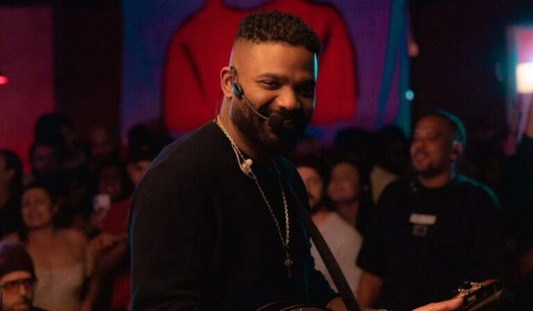 Arlindinho Cruz será atração principal na abertura da Festa de Aniversário de Guarapari 2025