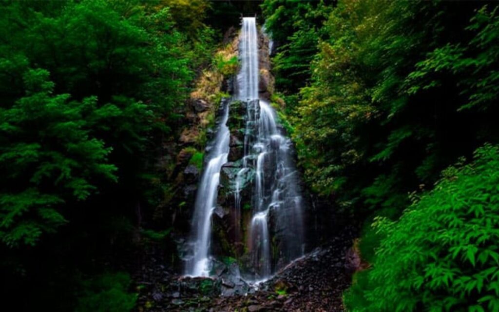 Descubra as cachoeiras de fácil acesso no estado de São Paulo para um dia perfeito na natureza 2 Dicas essenciais para aproveitar as cachoeiras de fácil acesso em São Paulo