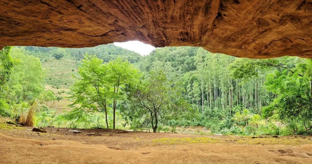 Turismo em Pancas, a Capital do Voo Livre: Um guia para aventuras e ecoturismo 4 Turismo em Pancas: a capital do voo livre, é um paraíso de ecoturismo. Descubra trilhas, grutas e paisagens incríveis. Planeje sua aventura nas alturas agora mesmo!