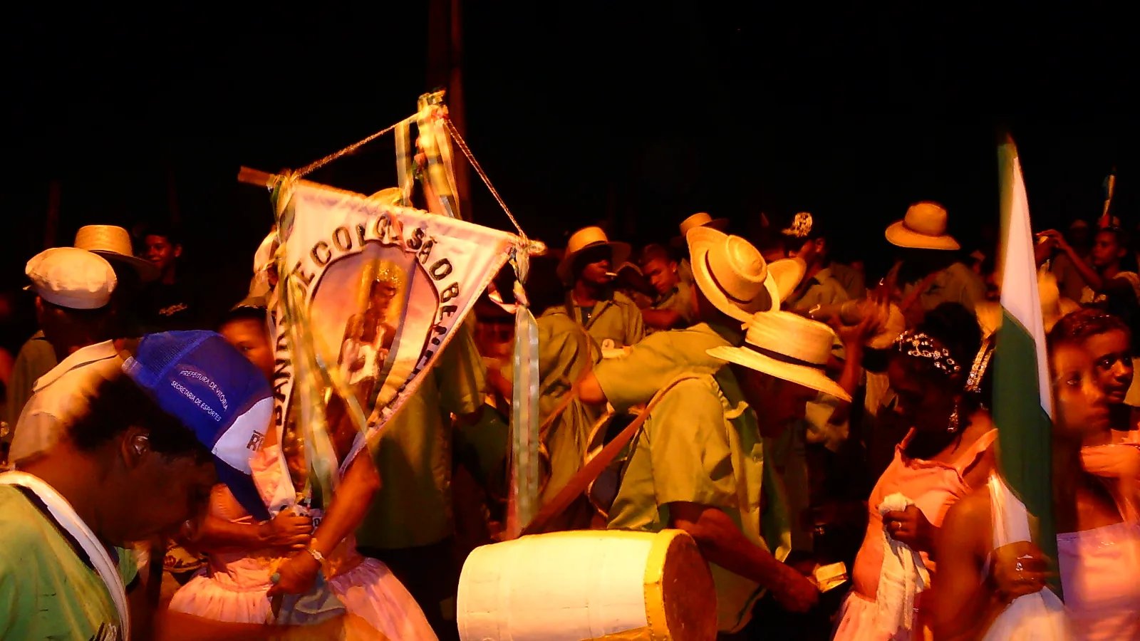 Banda de congo São Benedito em festa religiosa em Fundão (ES)